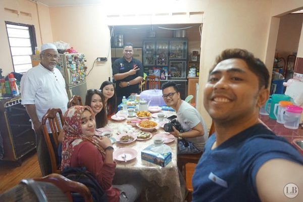 kampungstay-desa-murni-breakfast-foster-family-10