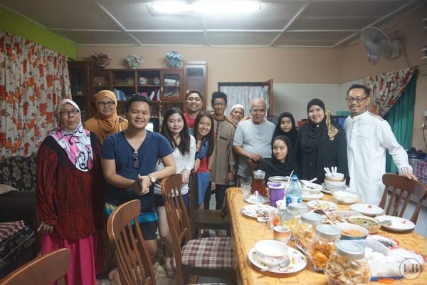 kampungstay-desa-murni-foster-family-dinner-4